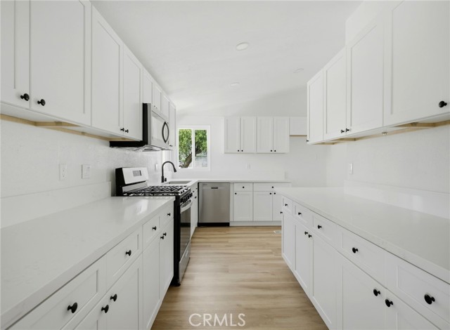 Detail Gallery Image 5 of 37 For 24761 Wendell Dr, Hemet,  CA 92544 - 2 Beds | 2 Baths