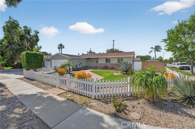 Detail Gallery Image 4 of 61 For 3023 Murray, Costa Mesa,  CA 92626 - 4 Beds | 2 Baths