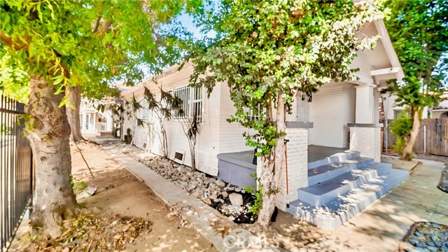 1201 Olive Avenue, Long Beach, California 90813, ,Multi-Family,For Sale,Olive,PW24198055