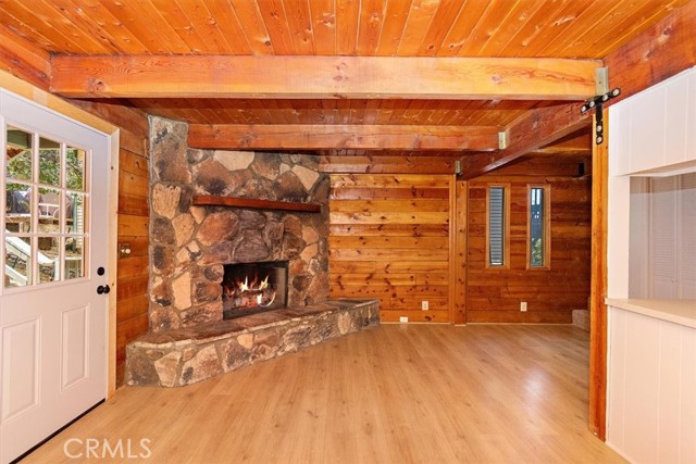 Detail Gallery Image 3 of 30 For 1333 Short Cut, Lake Arrowhead,  CA 92352 - 3 Beds | 2 Baths