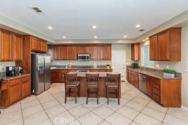 Detail Gallery Image 5 of 30 For 3121 Cavaletti Ln, Norco,  CA 92860 - 5 Beds | 3/1 Baths