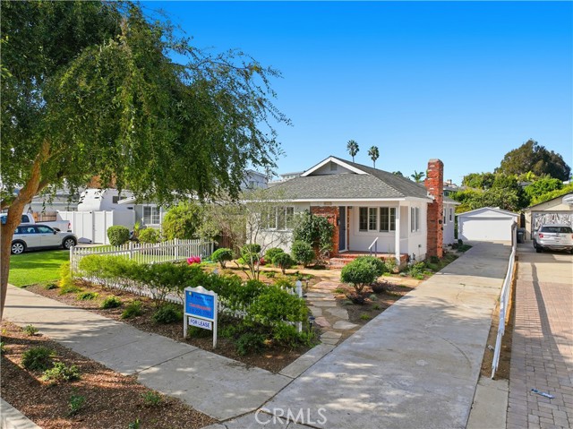 Detail Gallery Image 2 of 41 For 815 South Juanita, Redondo Beach,  CA 90277 - 4 Beds | 2 Baths