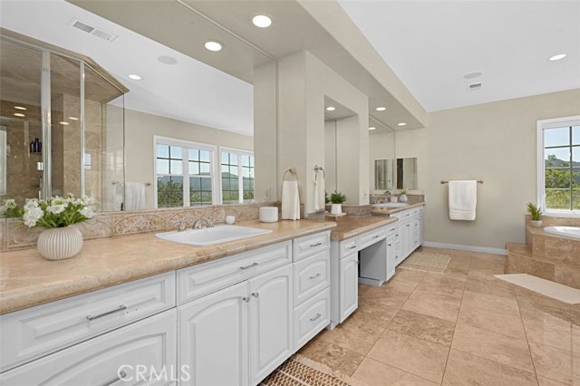 Detail Gallery Image 16 of 25 For 24992 Normans Way, Calabasas,  CA 91302 - 5 Beds | 5 Baths