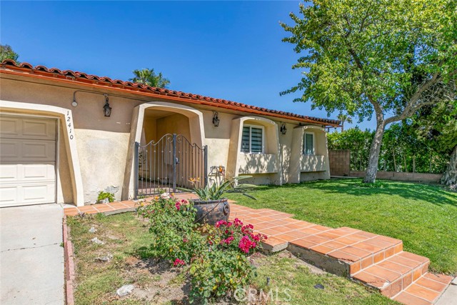12410 Mclennan Avenue, Granada Hills CA: https://media.crmls.org/medias/eb4aff4b-a1d3-4a12-8d30-8af304be56d2.jpg