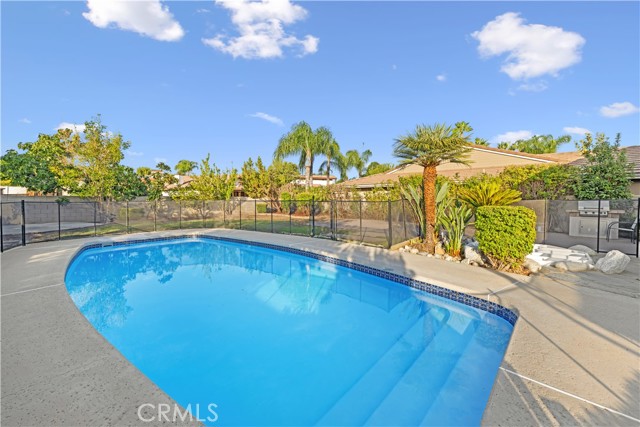 30340 Channel Way Drive, Canyon Lake CA: https://media.crmls.org/medias/eb4b75ca-ffa7-4e31-b5b2-33a04114978d.jpg