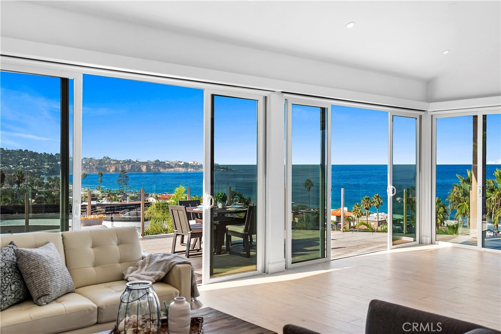 8641 Ruette Monte Carlo, La Jolla, CA 92037