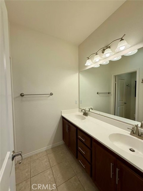 Detail Gallery Image 13 of 17 For 2882 S via Belamaria, Ontario,  CA 91762 - 3 Beds | 2/1 Baths