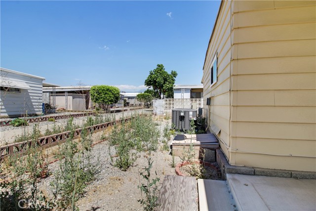 1180 Camino Del Rancho, Hemet CA: https://media.crmls.org/medias/eb4d5ef8-6f2e-45c5-8570-c234b6691b8d.jpg