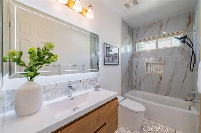 20408 Umbria Way, Yorba Linda CA: https://media.crmls.org/medias/eb4e4fd9-f88f-499a-b992-08a4696ff923.jpg