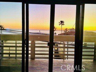 Detail Gallery Image 5 of 49 For 4216 Ocean, Manhattan Beach,  CA 90266 - 2 Beds | 3 Baths