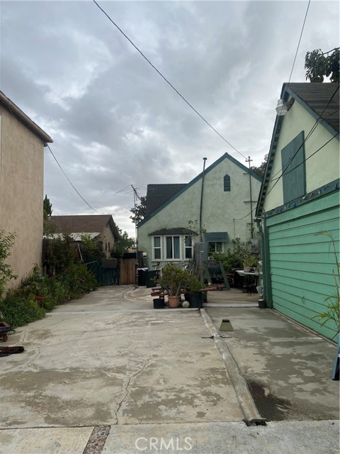 Detail Gallery Image 3 of 10 For 8453 Cypress, South Gate,  CA 90280 - 3 Beds | 1/1 Baths