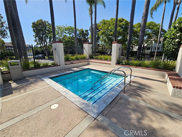 27 Tiburon Court, Manhattan Beach, California 90266, 2 Bedrooms Bedrooms, 0 ,2 BathroomsBathrooms,Residential,For Sale,Tiburon,0,SB26078984