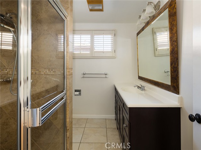 Detail Gallery Image 21 of 37 For 7024 Alverstone, Los Angeles,  CA 90045 - 3 Beds | 2 Baths