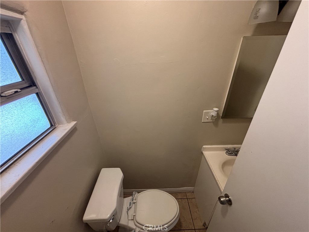 https://media.crmls.org/medias/eb512cb3-ac36-4159-8256-b382081089fc.jpg?preset=X-Large