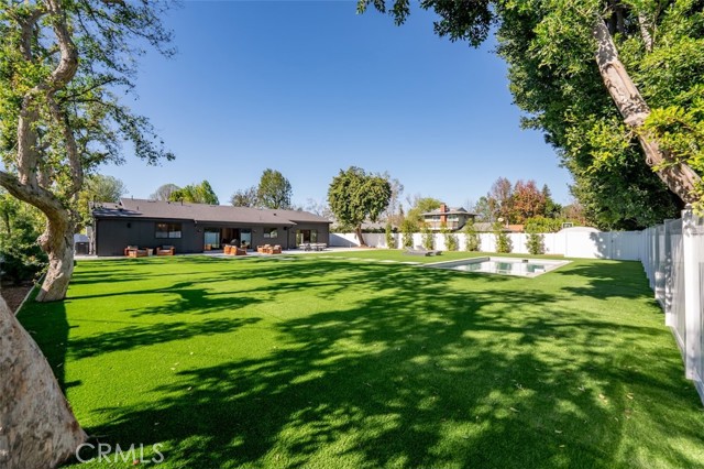 Detail Gallery Image 10 of 46 For 8960 Oak Park, –,  CA 91325 - 4 Beds | 3/1 Baths