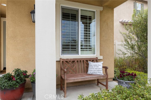 676 Whalen Way photo 2