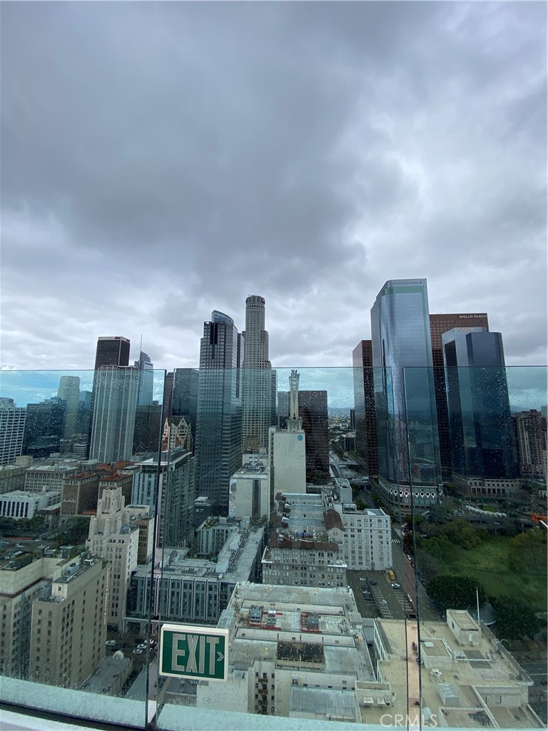 https://media.crmls.org/medias/eb5204b2-911e-4413-be59-13d9ab9d2b1c.jpg?preset=X-Large