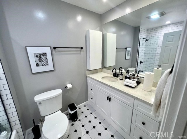 Detail Gallery Image 3 of 11 For 705 Westmount Dr #309,  West Hollywood,  CA 90069 - 1 Beds | 1 Baths
