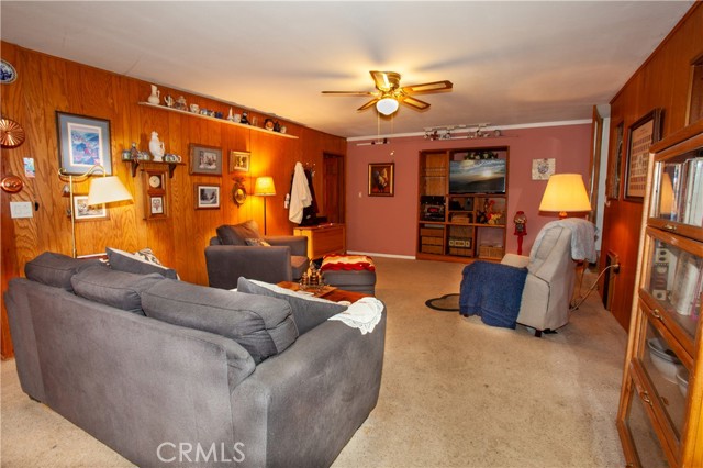 Detail Gallery Image 10 of 28 For 31510 Overhill Dr., Running Springs,  CA 92382 - 3 Beds | 3 Baths