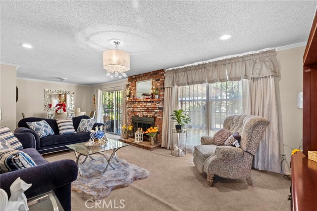 Detail Gallery Image 5 of 28 For 327 Flaxton St, Pomona,  CA 91767 - 3 Beds | 2 Baths