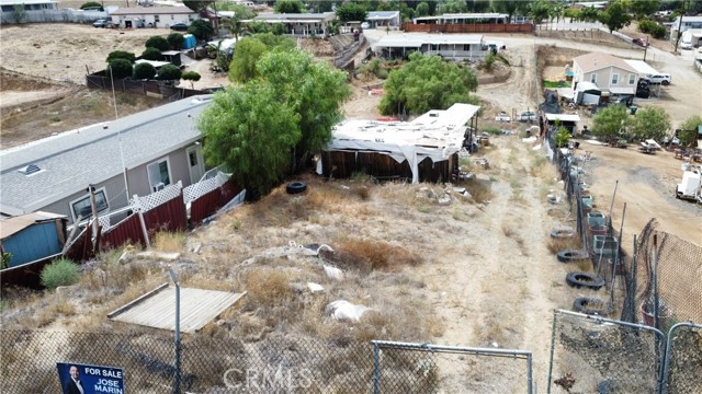 1 Kelly Lane, Homeland CA: https://media.crmls.org/medias/eb53101f-5c3a-4326-8ec2-b9522ad1f80d.jpg