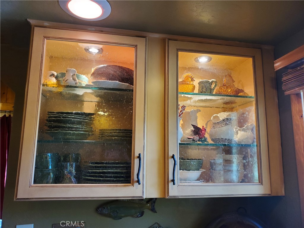 https://media.crmls.org/medias/eb533183-eef6-4641-8be4-14791dec8ffb.jpg?preset=X-Large