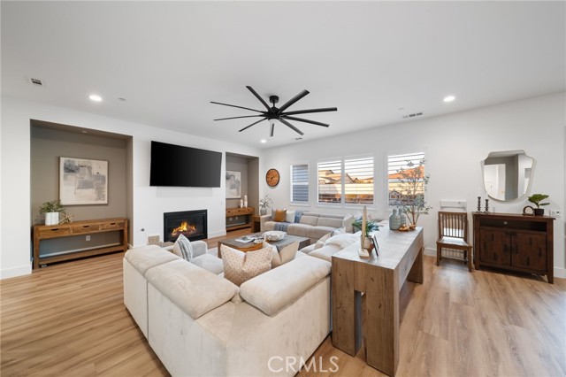 17042 Meteor Way, Riverside CA: https://media.crmls.org/medias/eb536e2c-7c52-422c-969a-e6b9e98a00ef.jpg