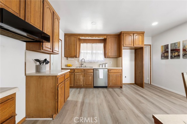 Detail Gallery Image 14 of 45 For 2334 Iroquois Ave, Long Beach,  CA 90815 - 2 Beds | 2 Baths