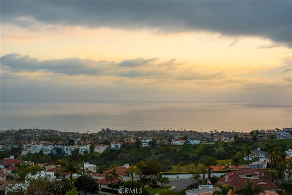 https://media.crmls.org/medias/eb53f02b-a0e2-4018-9bc1-dd8922d699f2.jpg?preset=X-Large
