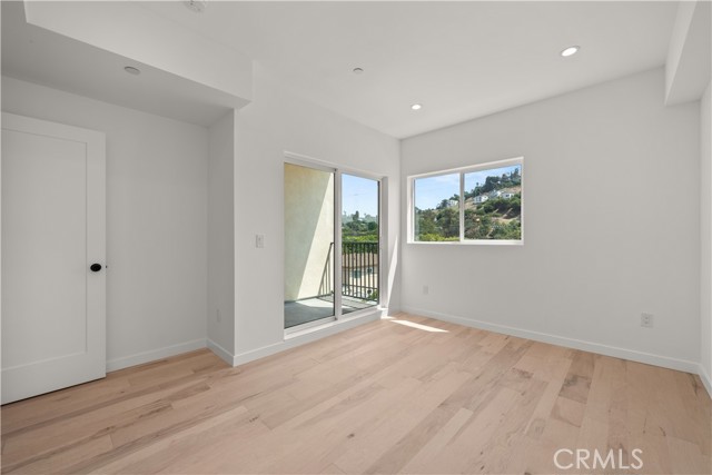 Detail Gallery Image 7 of 14 For 3564 Eagle Rock Bld #1,  Los Angeles,  CA 90065 - 4 Beds | 4 Baths