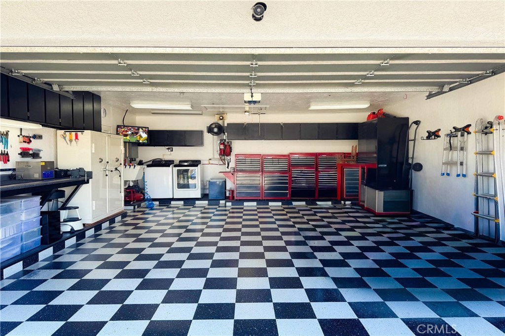 https://media.crmls.org/medias/eb555bee-b0ba-4596-8ede-03910a226809.jpg?preset=X-Large