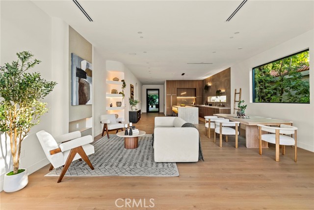 17827 Miranda Street, Encino CA: https://media.crmls.org/medias/eb5588b7-27d5-4ed0-90f8-df89a059f2db.jpg