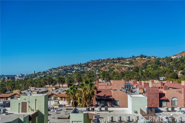 Detail Gallery Image 24 of 43 For 7250 Franklin Ave #912,  Los Angeles,  CA 90046 - 2 Beds | 1/1 Baths