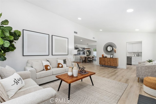 Detail Gallery Image 5 of 31 For 22322 Silent Brook, Lake Forest,  CA 92630 - 3 Beds | 2 Baths