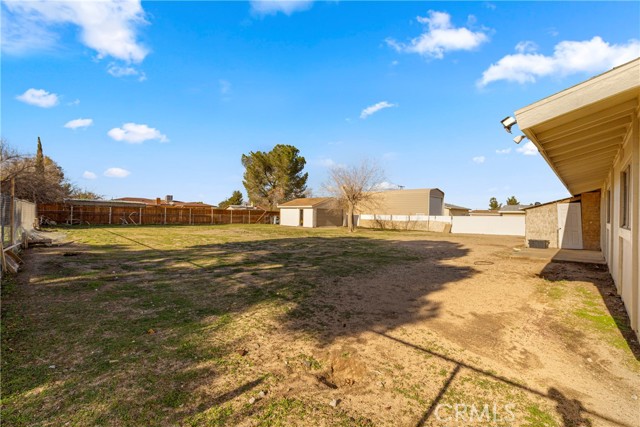 9164 Quincy Avenue, Hesperia CA: https://media.crmls.org/medias/eb56183c-323d-40a0-81df-99e689002efb.jpg