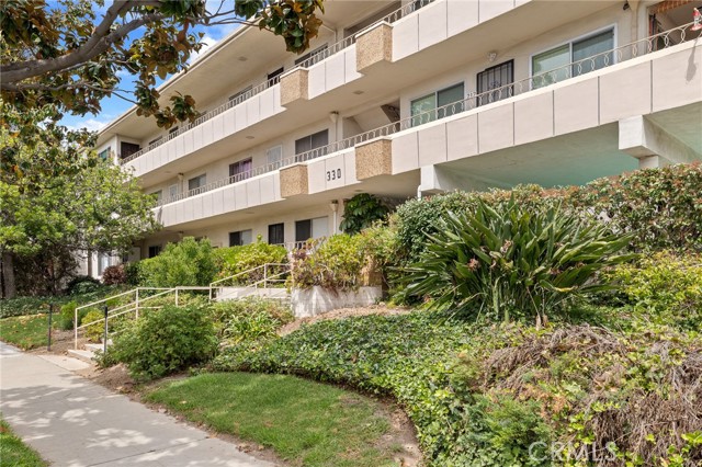 Detail Gallery Image 1 of 34 For 330 N Howard St #201,  Glendale,  CA 91206 - 2 Beds | 1 Baths