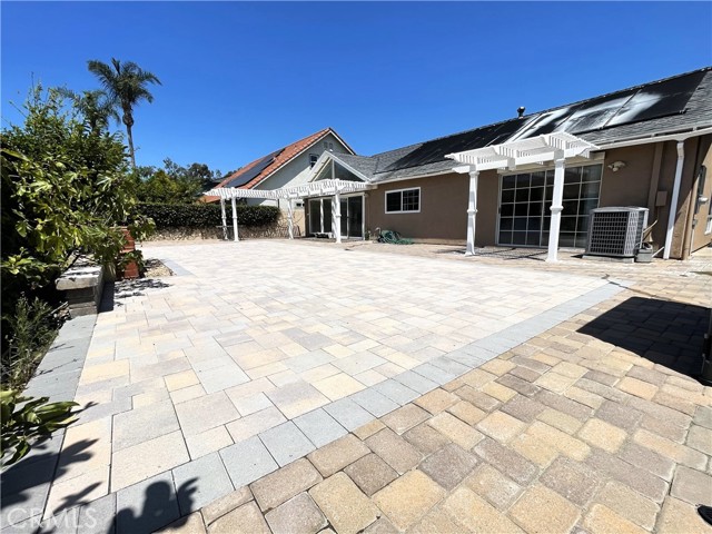 4470 Avenida Granada, Cypress CA: https://media.crmls.org/medias/eb573c62-6ad8-499b-b312-a3de4ddcb4b8.jpg