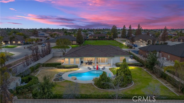 15521 Georges Letour Avenue, Bakersfield CA: https://media.crmls.org/medias/eb576e35-f3d6-4662-8998-9d1075da0ced.jpg