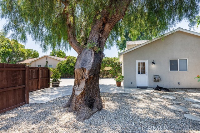 7441 Sylvia Avenue, Reseda CA: https://media.crmls.org/medias/eb57b1d4-7410-4a95-8c16-ac0c1e7dc852.jpg