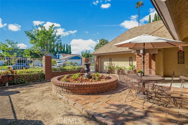 15232 Lille Circle, Irvine CA: https://media.crmls.org/medias/eb588097-cca6-4f38-81a3-ec863cf6d496.jpg