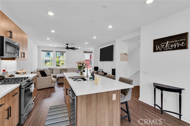 773 Grable S Circle, Orange CA: https://media.crmls.org/medias/eb58cbbe-7d8e-43ad-8ba2-a657e06bf667.jpg