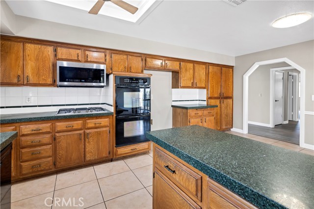 Detail Gallery Image 17 of 36 For 42047 Acacia Ave, Hemet,  CA 92544 - 3 Beds | 2 Baths