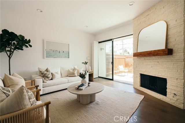 427 S. Broadway, Redondo Beach CA: https://media.crmls.org/medias/eb599806-b990-4dab-a382-8272bb473129.jpg
