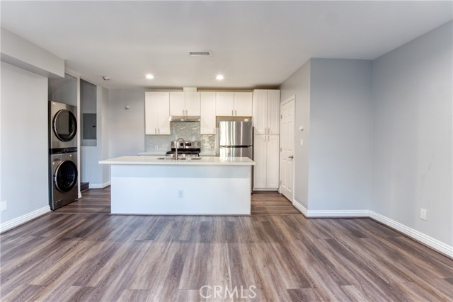 Detail Gallery Image 25 of 52 For 7796 Skyhill Drive, Los Angeles,  CA 90068 - 5 Beds | 3 Baths