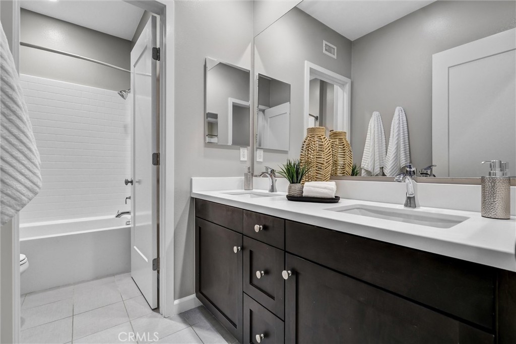 MLS #OC25257840 image #18