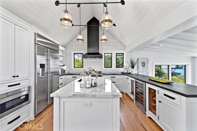 Detail Gallery Image 17 of 61 For 154 Pearl St, Laguna Beach,  CA 92651 - 3 Beds | 3 Baths