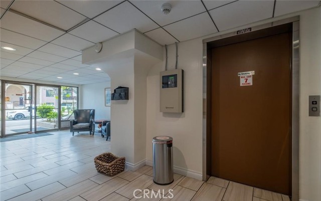 Detail Gallery Image 5 of 28 For 310 N Jackson St #104,  Glendale,  CA 91206 - 2 Beds | 2 Baths