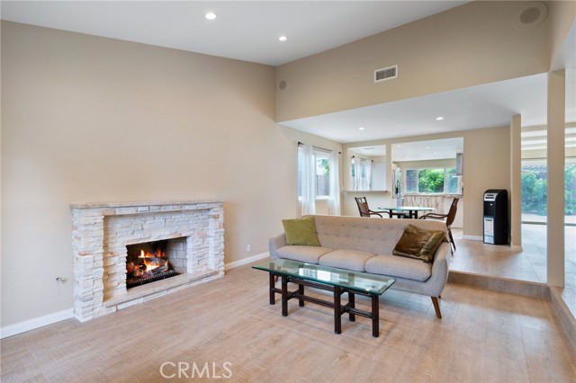 Detail Gallery Image 7 of 26 For 1105 Tulare Dr, Costa Mesa,  CA 92626 - 4 Beds | 2 Baths