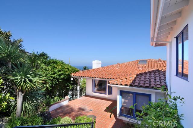 Detail Gallery Image 8 of 17 For 345 Palos Verdes Dr, Palos Verdes Estates,  CA 90274 - 4 Beds | 4 Baths
