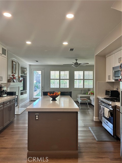 Detail Gallery Image 7 of 24 For 856 Jonliere, Corona,  CA 92882 - 5 Beds | 3 Baths